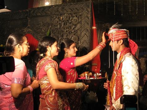 Aarti A Must In Many Hindu Ceremonies And Traditions