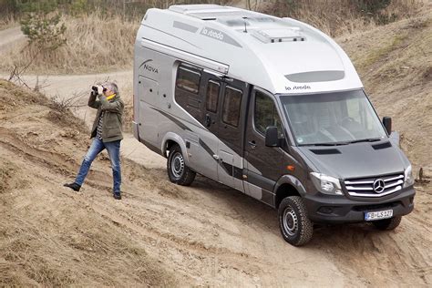 Aber auch mit dem wohnmobil ist das parken am straßenrand, solange man den verkehr nicht behindert, am ende der straße und auf öffentlichen parkplätzen erlaubt. Wohnmobil-Test La Strada Nova M Allrad - Bilder - autobild.de