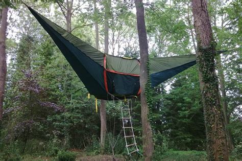 En esta categoria encontrarás varios tipos de hamacas para camping y, todas ellas, plegables. Une tente-hamac qui vous fera aimer le camping cet été