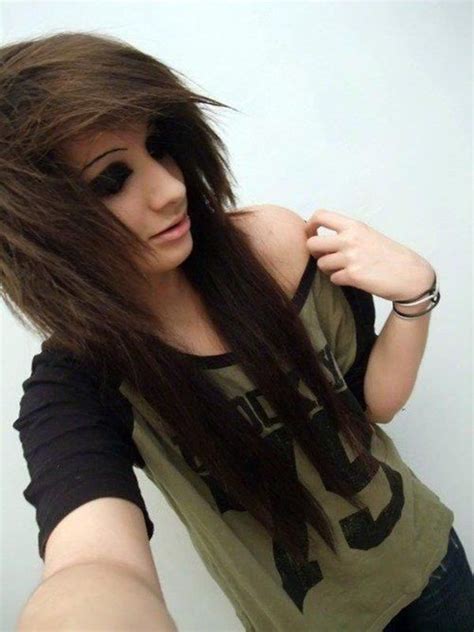 44 Amazing Emo Hairstyles That Will Blow Your Mind Brown Scene Hair Emo Hair Scene Hair
