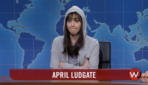 Amy Poehler And Aubrey Plaza Reprise Parks And Rec Roles On Snl Today Breeze