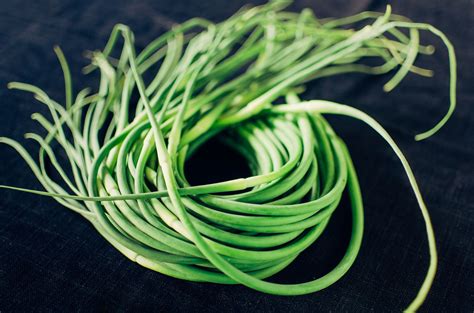How To Buy Store And Use Green Garlic And Scapes
