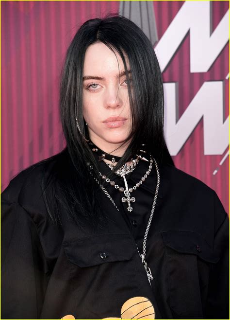 Billie Eilish Hits The Red Carpet At Iheartradio Music Awards 2019