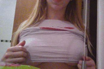Naked Amateur Girls Hot Teen Girl Flashing Her Tits On Webcam Nipple