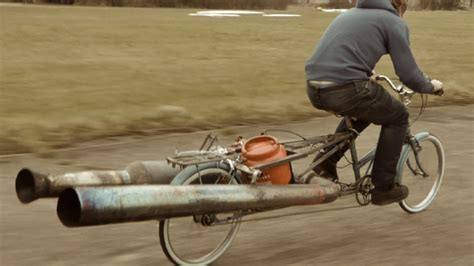 Jet Bicycle Le Vélo à Propulsion Qui Crache Du Feu