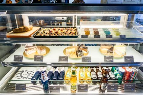 A variety of ingredients can be added to the pie filling, such as meat, seafood, cheese, and vegetables. DCS Cafe @ Setia Alam, Selangor - Crisp of Life