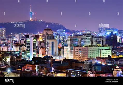 View Of Seoul South Korea At Night Stock Photo Alamy