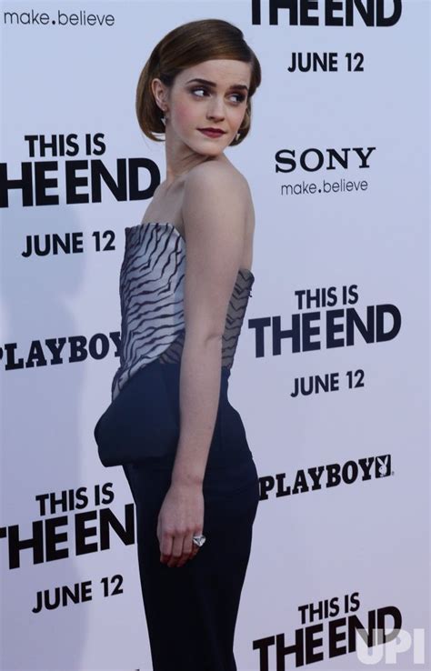 Photo Emma Watson Attends The This Is The End Premiere In Los Angeles Lap2013060308