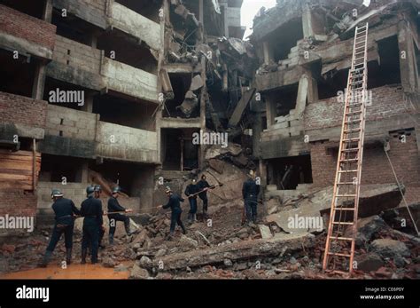 Building Collapse Mumbai Hi Res Stock Photography And Images Alamy