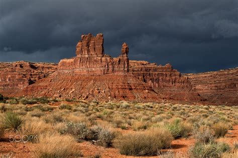 Valley of the Gods road - view from the road Valley of Gods in Utah | Valley, Monument valley, Road