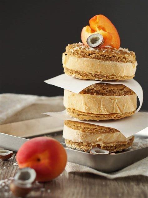 We did not find results for: Aprikosen-Eis mit Kokos-Cookie | Baked alaska ...