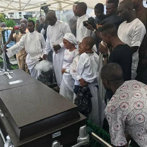 Photos Remi Surutu S Daughter Finally Laid To Rest • Okay Ng