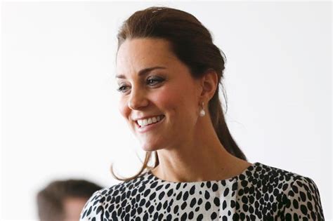 Kate Middleton Pregnant Duchess Of Cambridge Toured Art Galleries On
