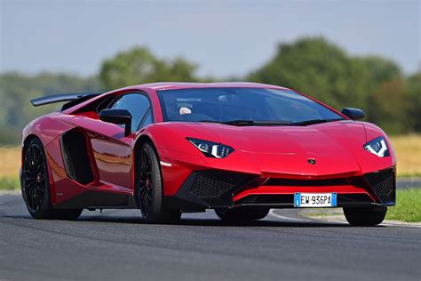 Car Wallpaper / 50 Super Sports Car Wallpapers That'll Blow Your