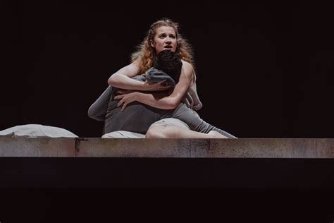 Erica Whyman 2018 Production Romeo And Juliet Royal Shakespeare Company
