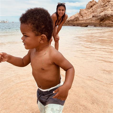Kevin Hart S Wife Eniko Flaunts Her Hot Body Spends Good Time With