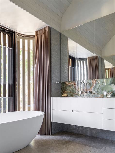 The New Twin Peaks By Luigi Rosselli Architects 1970s Home Bathroom