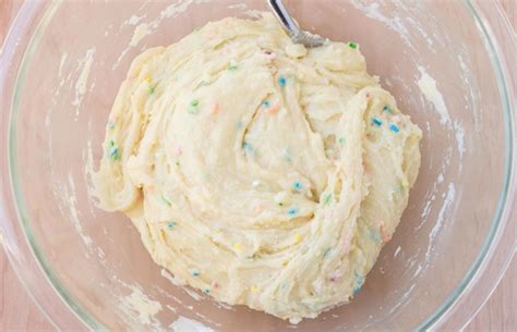 Bit larger than the recipe indicates, they also make fantastic homemade buns for sandwiches and burgers. Turn Your Favorite Cake Mix into Scrumptious Cookies in ...