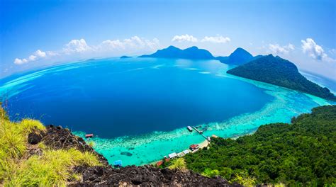 Within it are the islands of bodgaya (795 ha), boheydulang (313. Tun Sakaran Marine Park tropical island Semporna Sabah