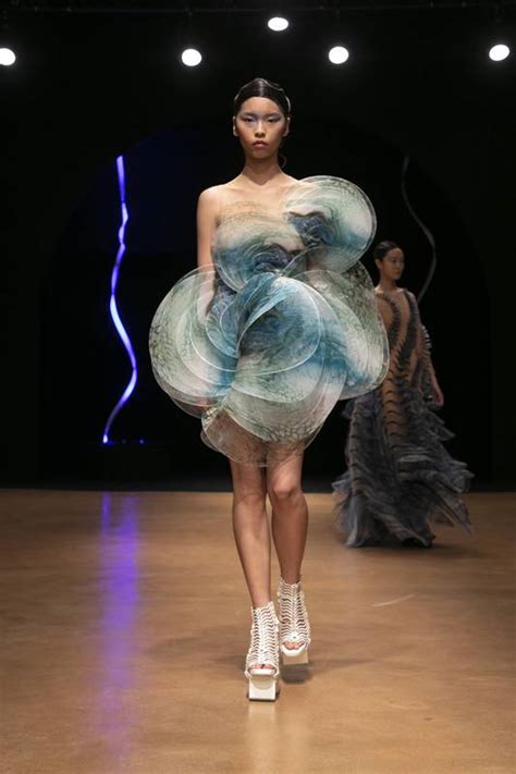 Le Défilé Iris Van Herpen Haute Couture Printemps été 2020