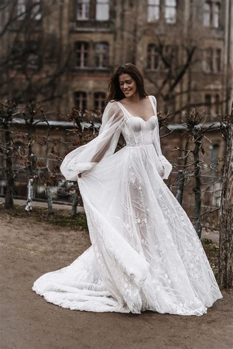 Winter Wedding Dresses 5 Essential Shopping Tips Woman Getting Married