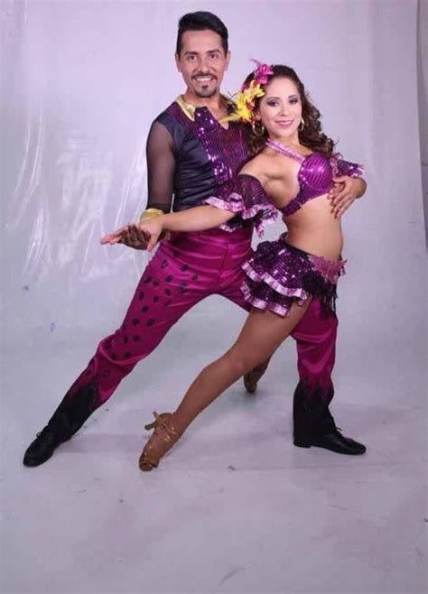 Cumbia Mexicana Mas Que Baile El Salvador Miguel Y Claudia Bailarinas Cumbia Baile