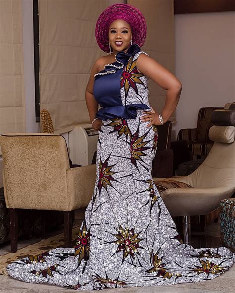 This braided bun is perfectly fit for any bridal beauty look. Aso Ebi Styles for Wedding Guest