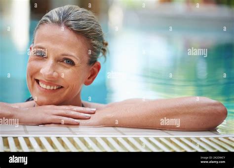 Mature Woman Swimming Pool Hi Res Stock Photography And Images Alamy