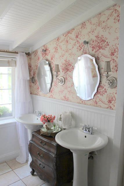 Glamorous Bathrooms With Wallpaper