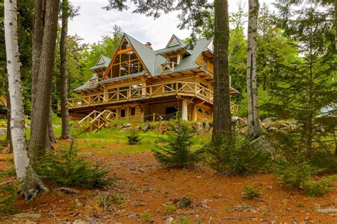Enjoy the lake, the quiet, the relaxation and recharge. Lakefront Cabin near Lily Bay in Maine