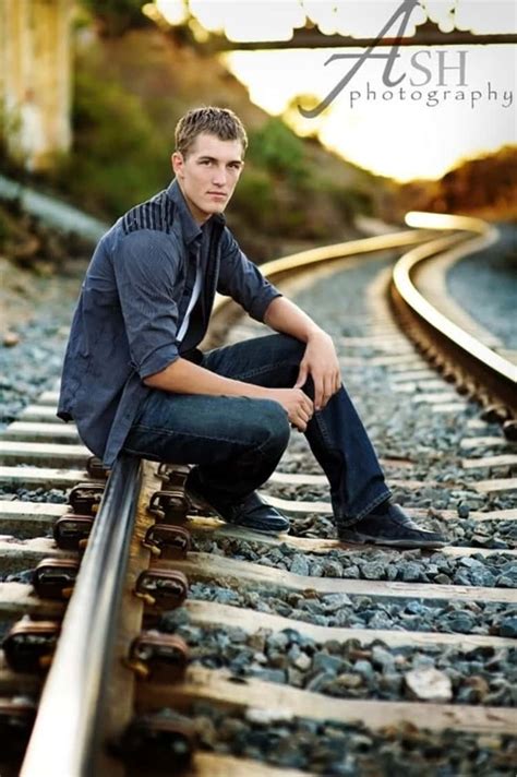 Senior Picture Ideas For Guys 10 Awesome Senior Picture Ideas For Guys 2023 Bodaswasuas