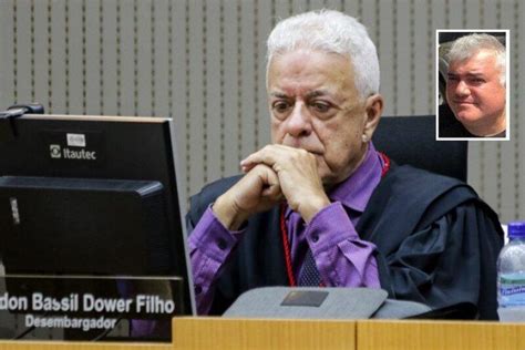 He is a writer and director, known for. Desembargador vê coação ilegal a empresário e suspende ...