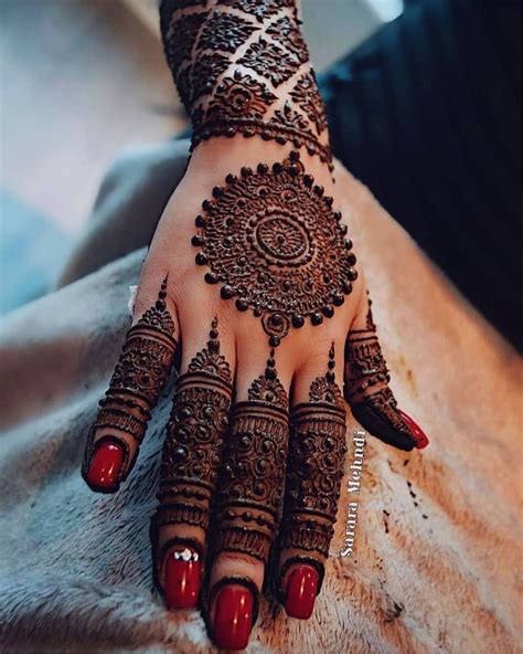 Stunning Design By Sararamehndi Dont Forget To Follow Us At Hennainspo1 For More Henna