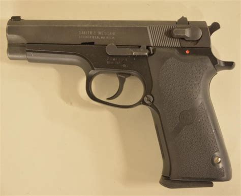 Smith And Wesson Model 915 9mm Pistol