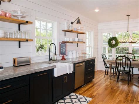 Chip and joanna gaines are expanding their popular hearth & hand line at target to include beautiful furniture launching on december 26. Farmhouse Chic: 10 Hot Home Decor Tricks From Chip and ...