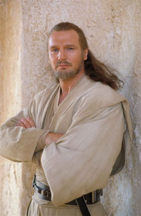 Liam Neeson Nei Panni Del Maestro Jedi Qui Gon Jinn In Una Foto