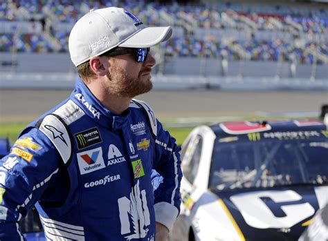 Dale Earnhardt Jr To Retire From Nascar At Seasons End Fellow Racers