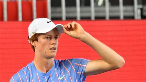 Jannik Sinner spaziert in die nächste Runde - Tennis | SportNews.bz