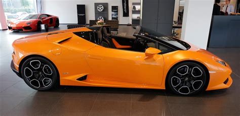 Lamborghini Huracan Spyder Looks Amazing In Orange