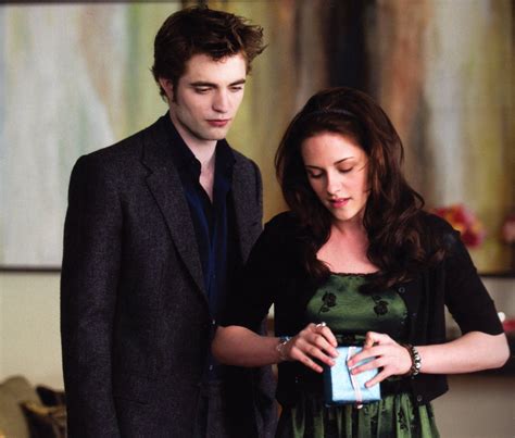 Stills From Official Illustrated ‘new Moon’ Movie Companion Edward And Alice Photo 8463360