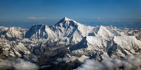 Climbing Mount Everest Facts Climbing And Mountaineering
