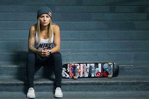 Download and use 50,000+ iphone wallpaper stock photos for free. Skate feminino em alta no Brasil? - SKATETAKE