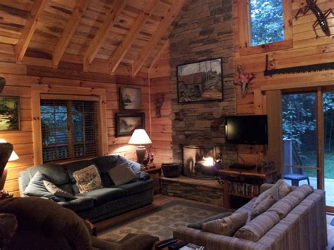 Now a home can be built having the beauty and charm of an antique log home while eliminating the time and expense required to maintain real wood logs. VacationRentals411.com: Natural Bridge, Kentucky: Big Rock ...