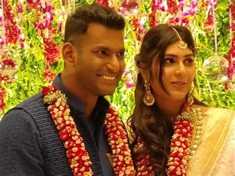 The Best 16 Varalakshmi Sarathkumar And Vishal Marriage Mirabrokere