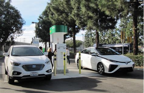 California Now Has 33 Hydrogen Fueling Stations For 4200 Fuel Cell
