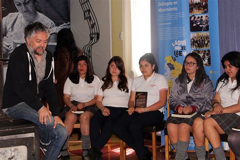 En mi familia (mi señora y mi hijo) somos fans de una serie de ciencia ficción llamada doctor who. Escritor Jorge Baradit dialogó con estudiantes de Victoria ...