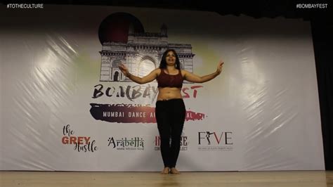 Busty Desi Girl Belly Dance