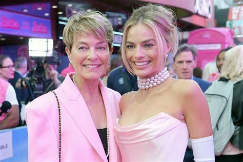 Margot Robbie Recalls Paying Off Moms Mortgage After Her Success