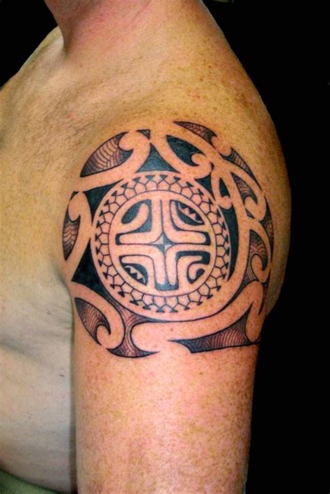 Uno de los espacios utilizados de manera más habitual para los tatuajes maoríes es sin lugar a. TATUAJES MAORIES SIGNIFICADO Y 9 TEMAS | Tatuaje maori ...