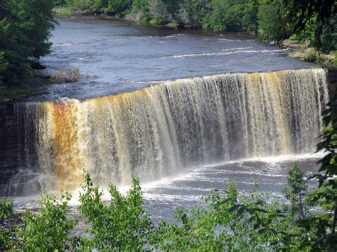 The Legend Of Tahquamenon Falls Great Lakes Gazette